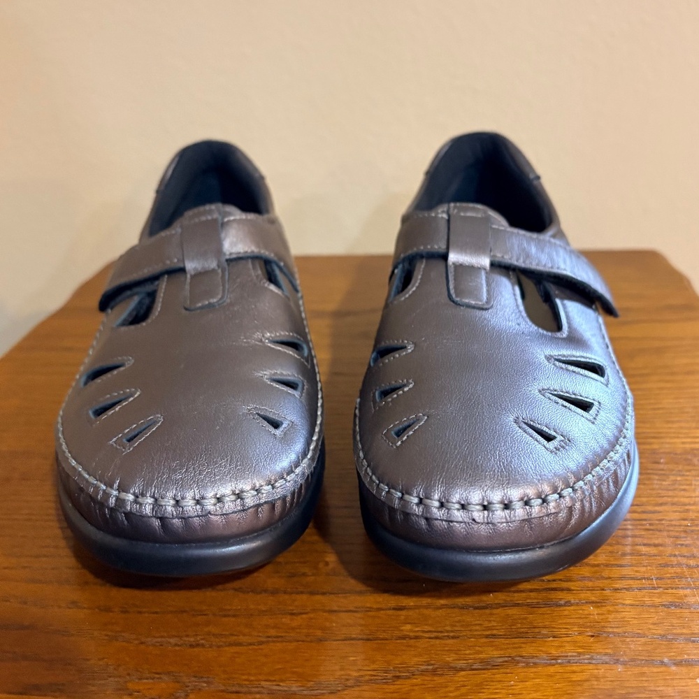 SAS Leather Roamer EZ Strap Walking Shoes Grey Tri-pad Comfort Women's 8.5M